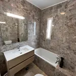 Americas Sea View And Apartment *