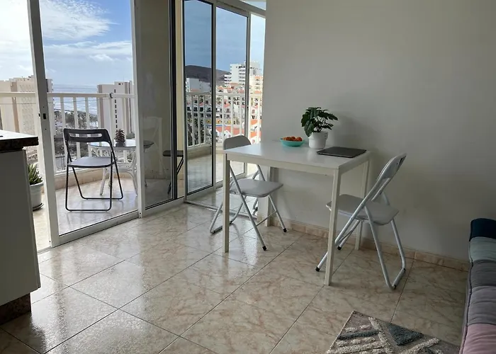 Americas Sea View And Apartment