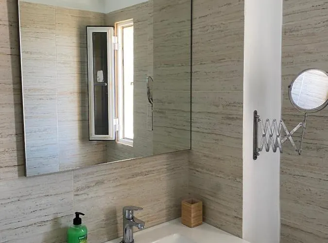 Americas Sea View And Apartment